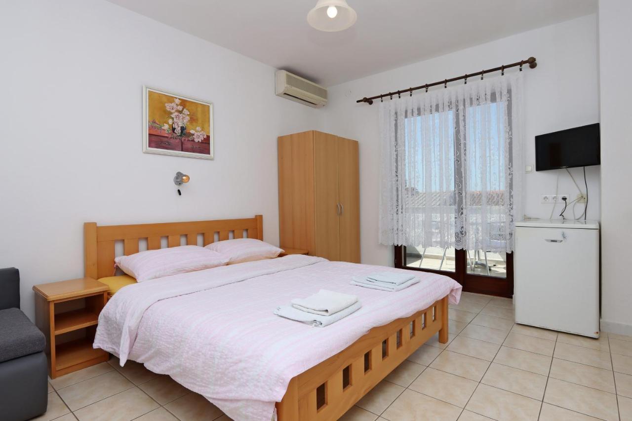 Apartments And Rooms With Parking Space Selce, Crikvenica - 2362 Экстерьер фото