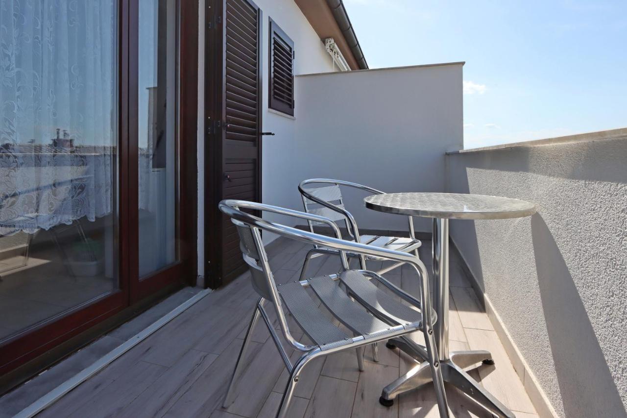 Apartments And Rooms With Parking Space Selce, Crikvenica - 2362 Экстерьер фото