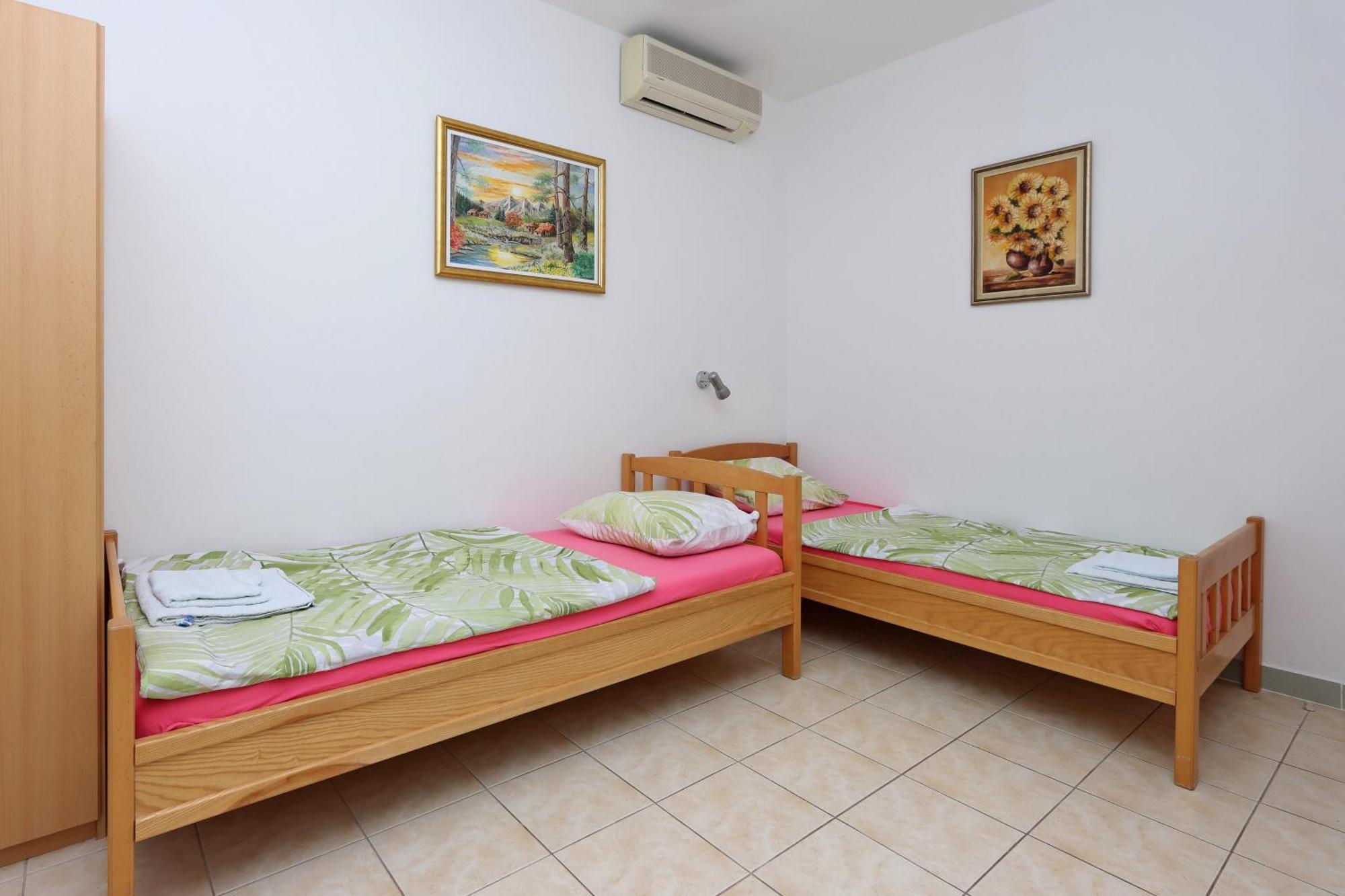 Apartments And Rooms With Parking Space Selce, Crikvenica - 2362 Номер фото